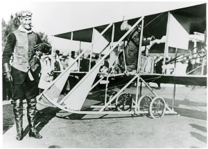 Cal Rodgers and the Vin Fiz
Image: Smithsonian National Postal Museum